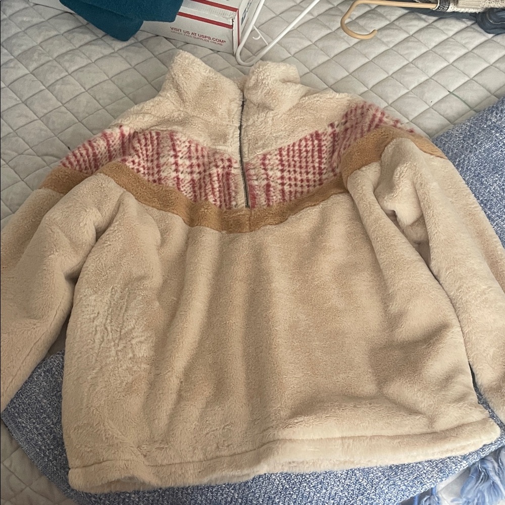 Hem & Thread Cream and Tan Fleece Jacket